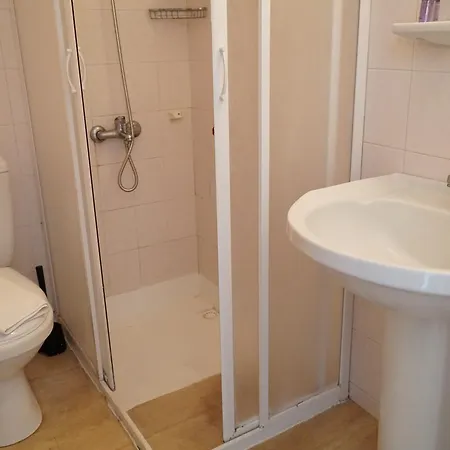 R+ By Otel 2*