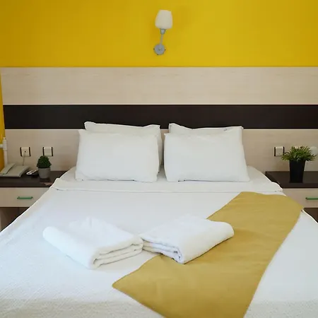 R+ By Otel 2*