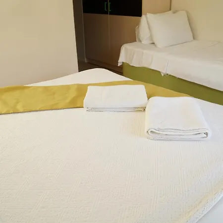 R+ By Otel 2*